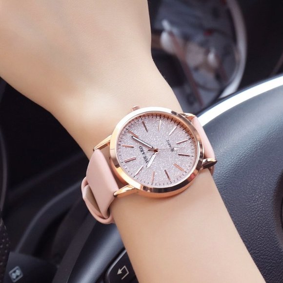 Yolako Accessories - Women’s Pink Glitter Fashion Watch NWOT - Great Gift